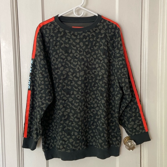 Sarah’s Day x a White Fox Team Camo Oversized Sweatshirt - Picture 1 of 4